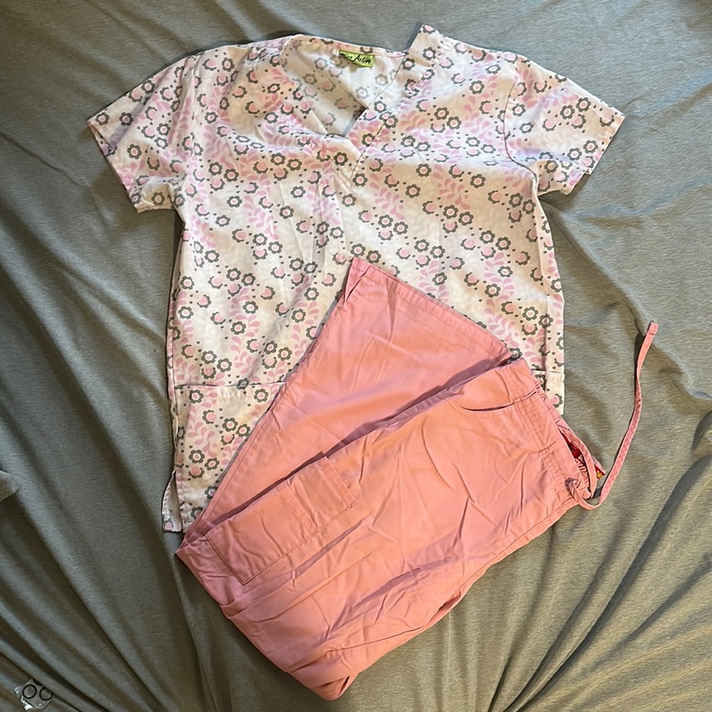 Scrub set size small